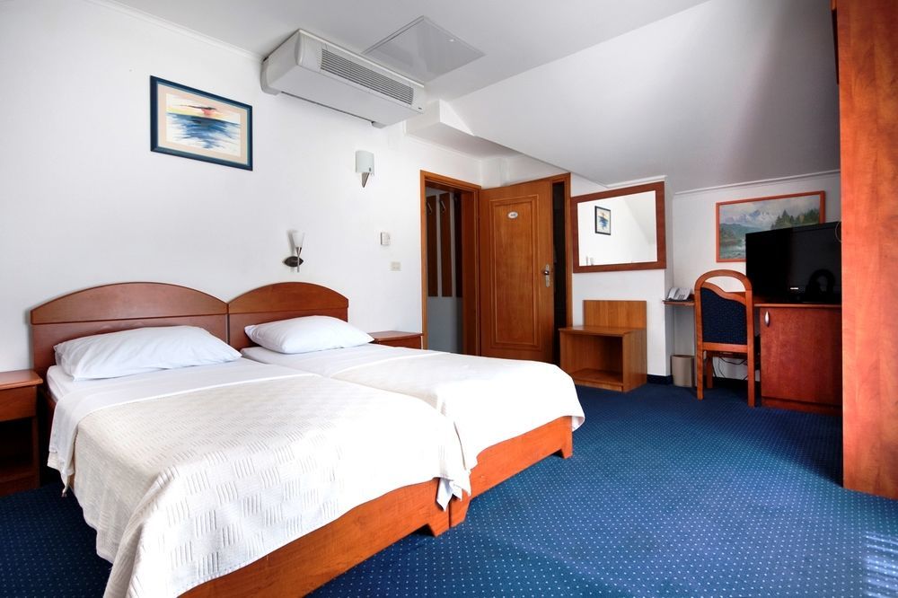 Hotel Perla 3*